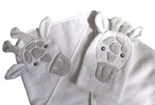 Load image into Gallery viewer, Baby Hooded Towel Giraffe