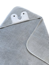Load image into Gallery viewer, Baby Hooded Towel Penguin